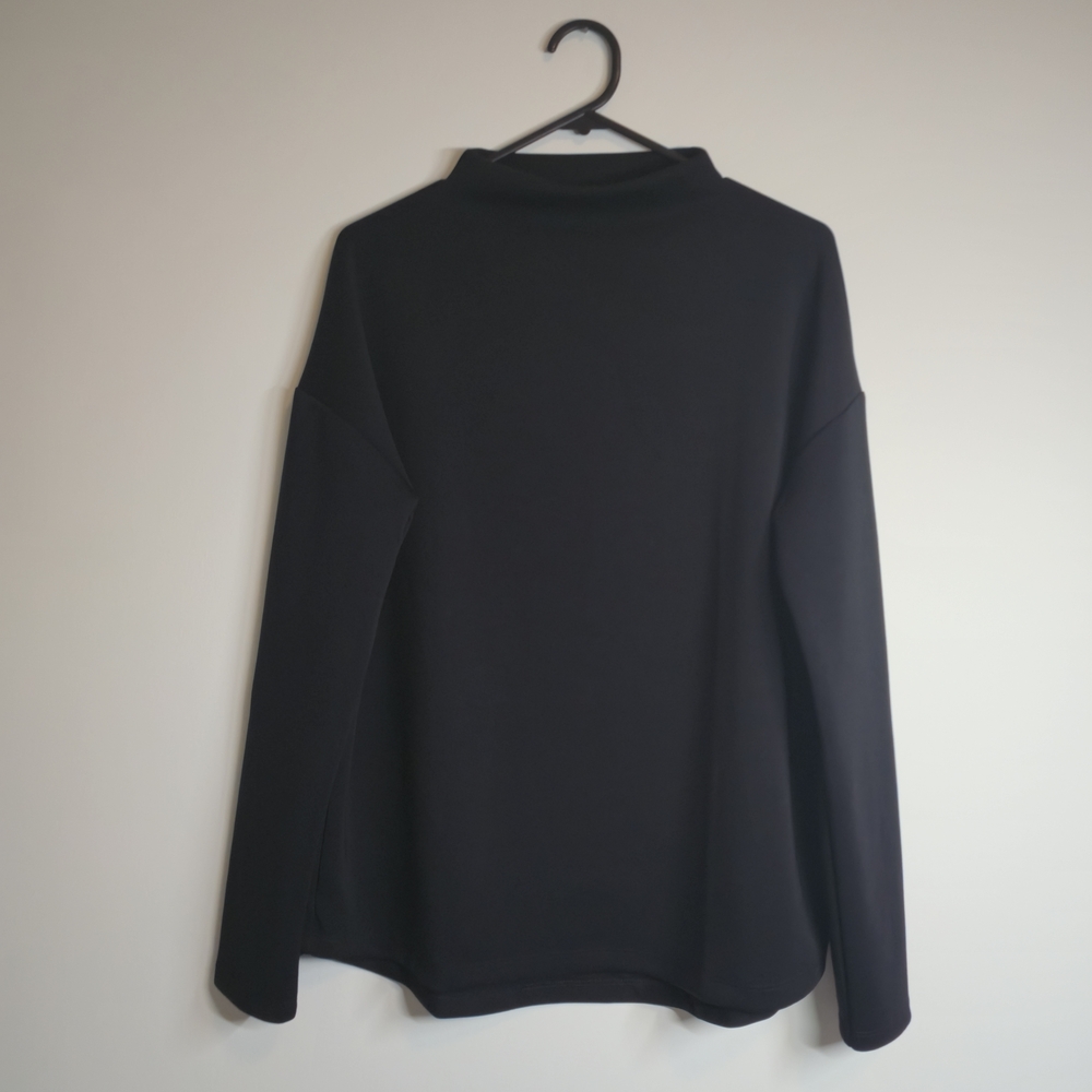 Black Minimalist Long Sleeve Mock Neck Top Size M